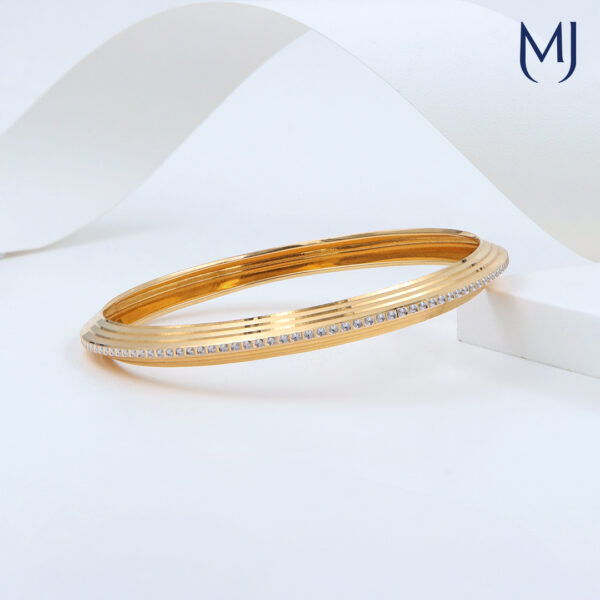 Gold bracelet