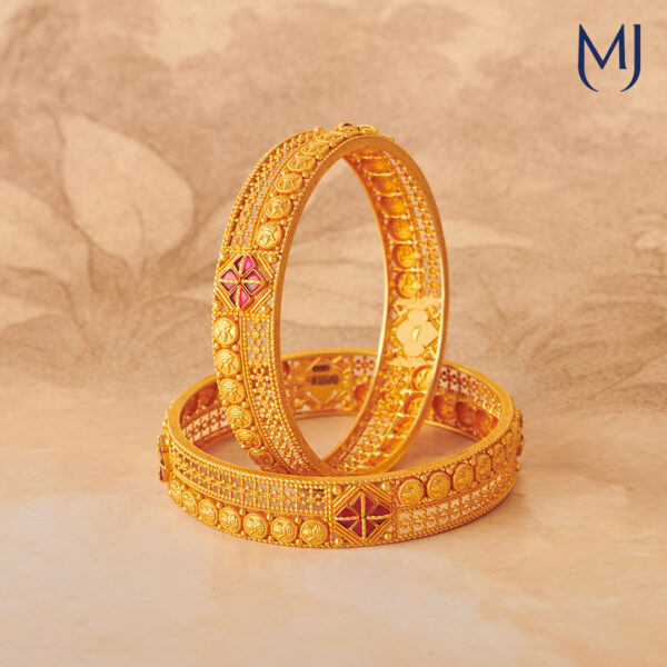 Gold handmade bangle