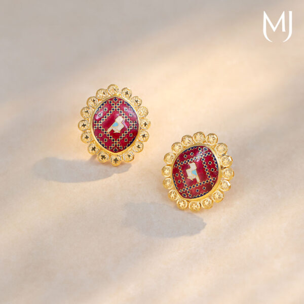 Light weight gold earrings