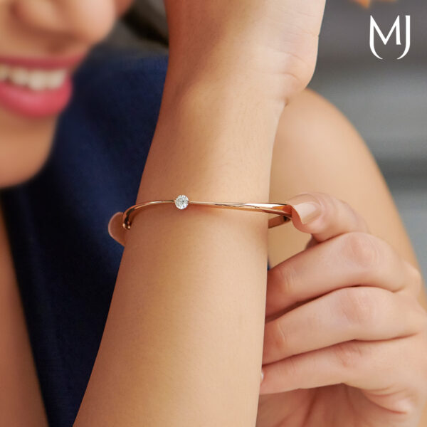 Light weight real diamond bracelet