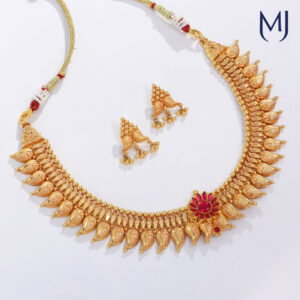 Light weight gold necklace set