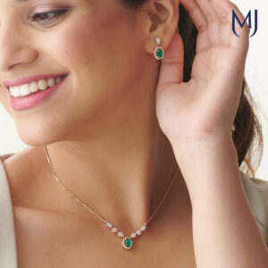 Light weight diamond pendant set