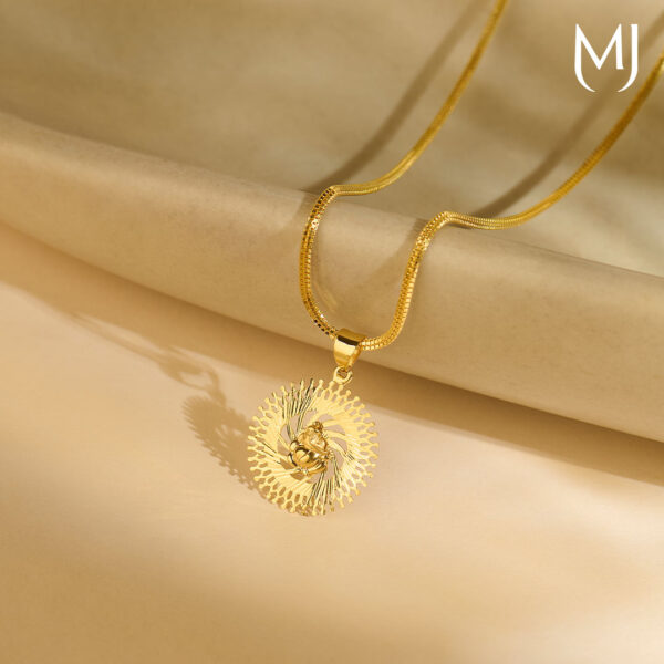 Light weight gold pendant