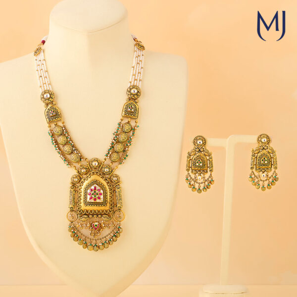 Antique necklace set