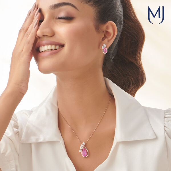 Real diamond pendant set
