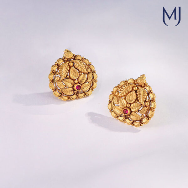 Light weight gold earrings