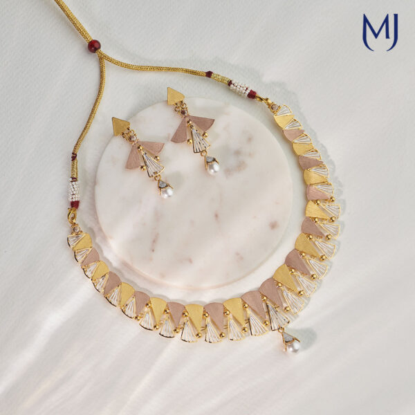 Light weight gold necklace set