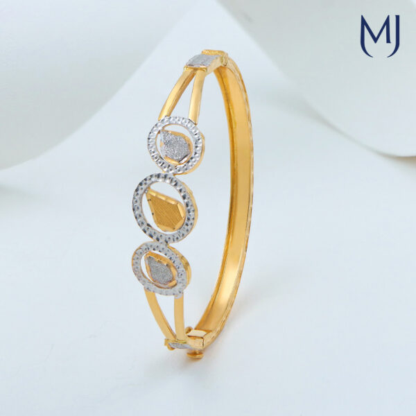 Light weight gold bracelet