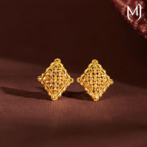 Light weight gold earrings