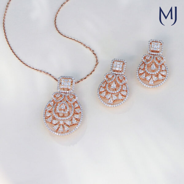 Real diamond pendant set