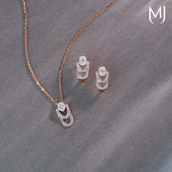 Real diamond pendant set