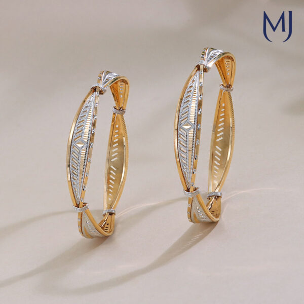 Light weight gold bangle