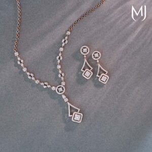 Light weight diamond necklace set