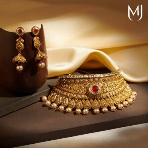 Antique necklace set