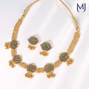 Light weight gold necklace set