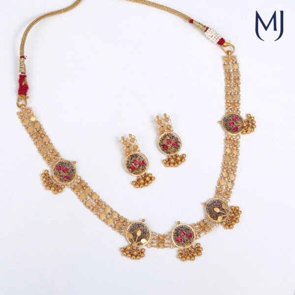 Light weight gold necklace set