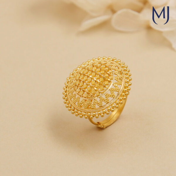 Light weight gold ring