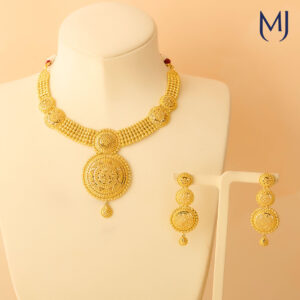 Gold necklace set