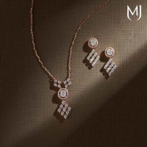 Diamond pendant set