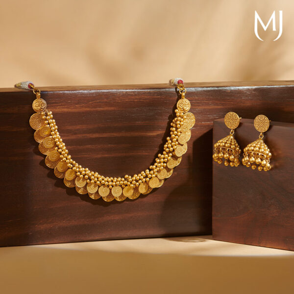 Antique necklace set