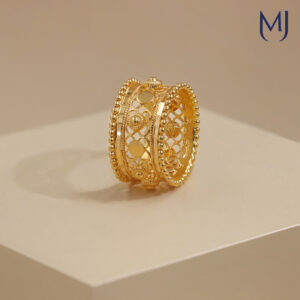 Light weight gold ring