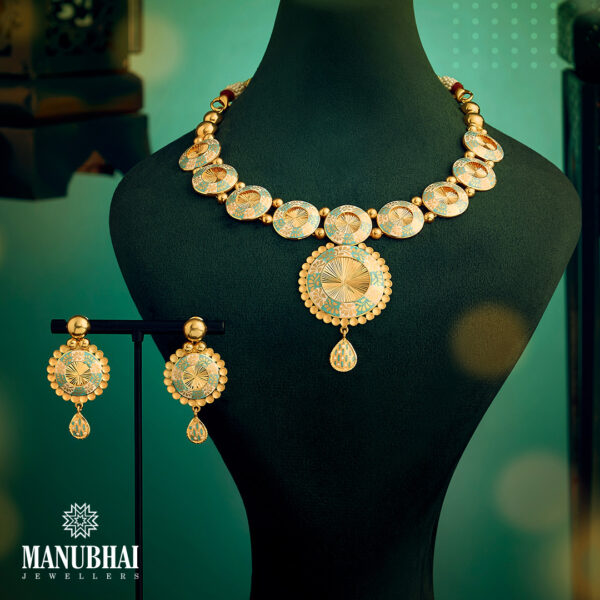 Glorious Circle Design Gold Choker Set