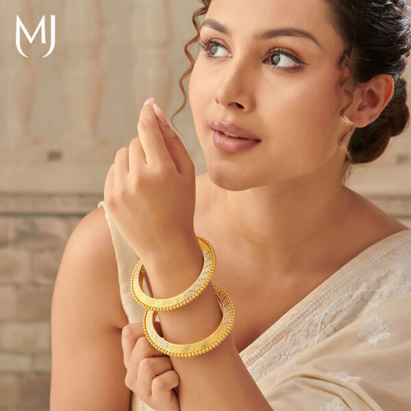 Gold bangle