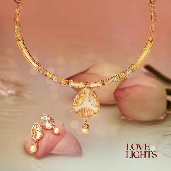 Gold Pendant set