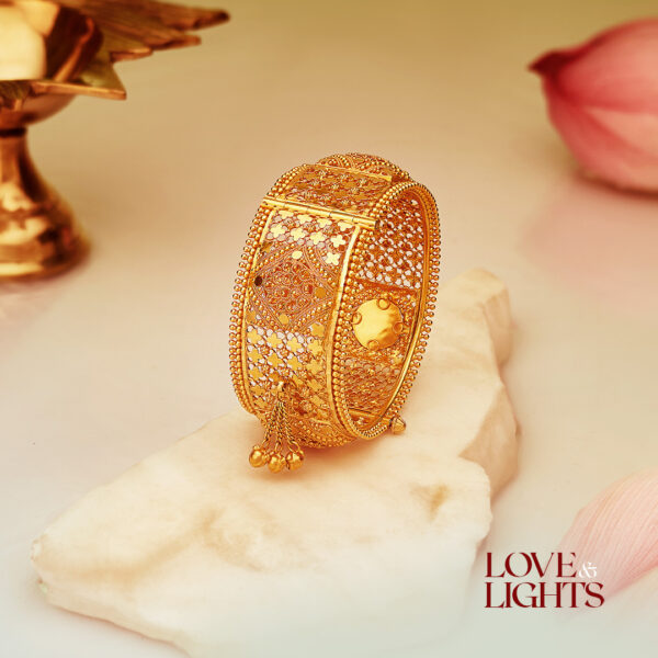 traditional Gold bangle