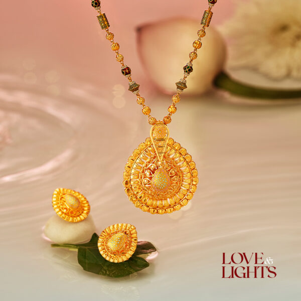 Gold Pendant set