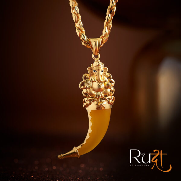 Light weight gold pendant