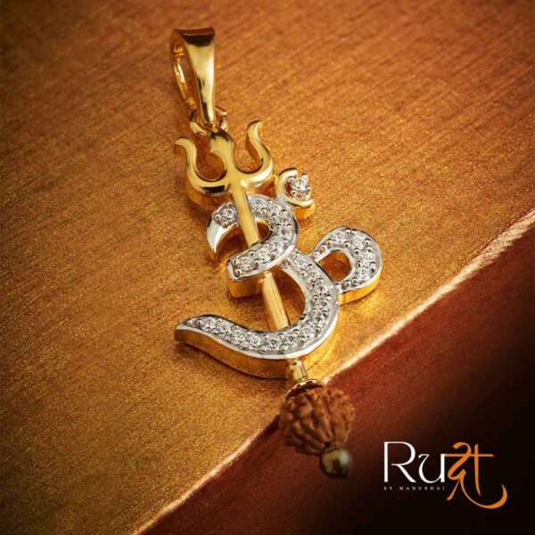 Light weight gold pendant