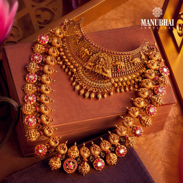 Antique necklace set