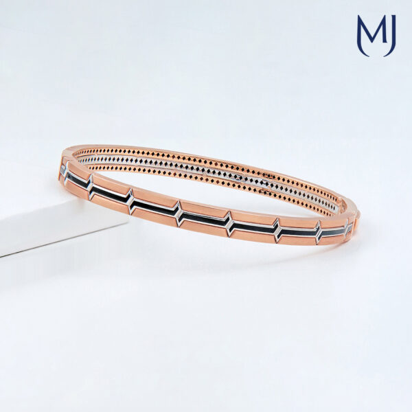 Light weight gold bracelet