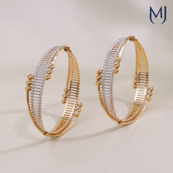 Gold bangle