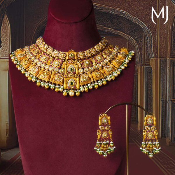 Antique necklace set