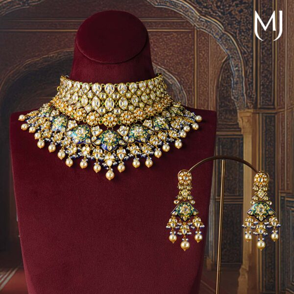 Antique necklace set