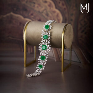 18 kt nuraya diamond bracelet