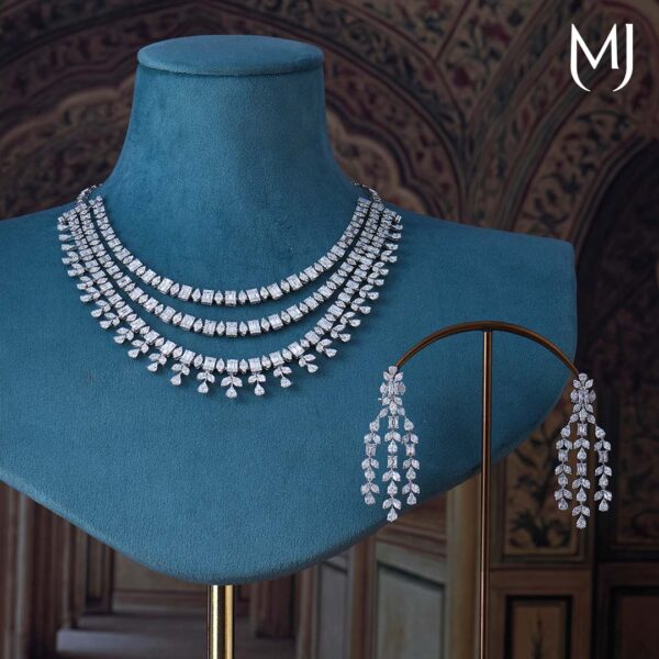 18 kt opulenza diamond necklace set