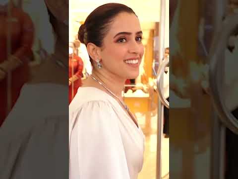 Manubhai jewellers | sanya malhotra shines bright at manubhai jewellers' anniversary edit collection launch