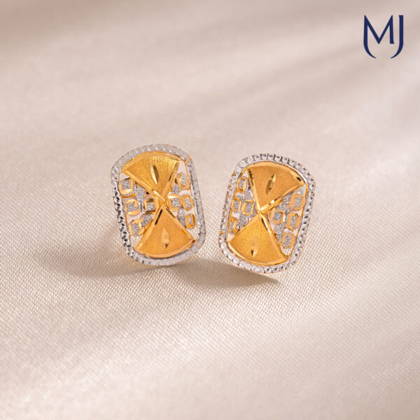 Light weight gold earrings