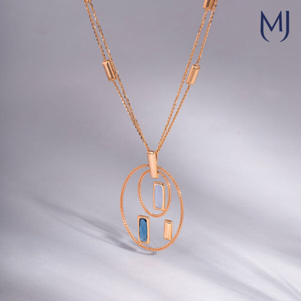 Light weight gold pendant set