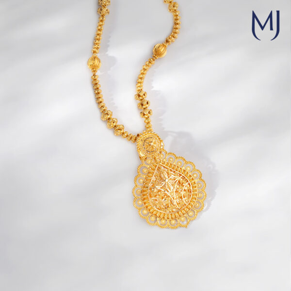 Light weight gold pendant