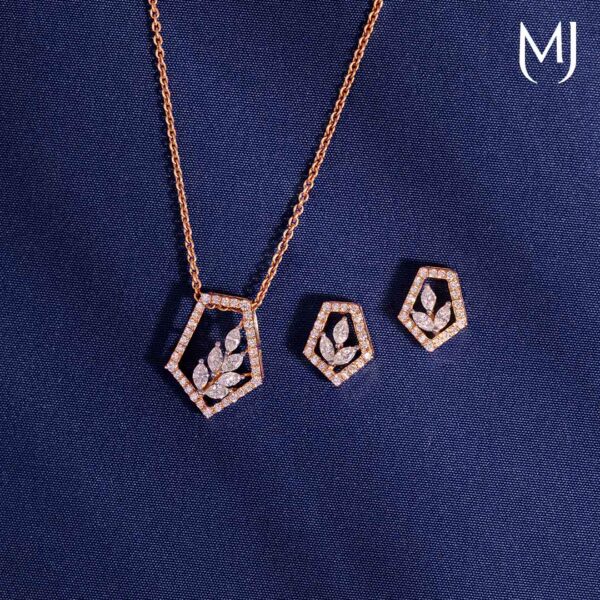 Real diamond pendant set