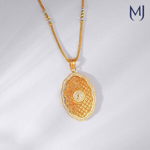Light weight gold pendant