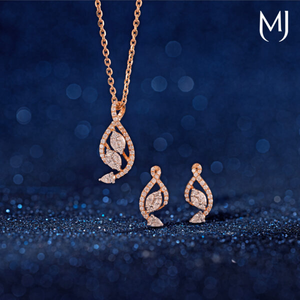 Real diamond pendant set