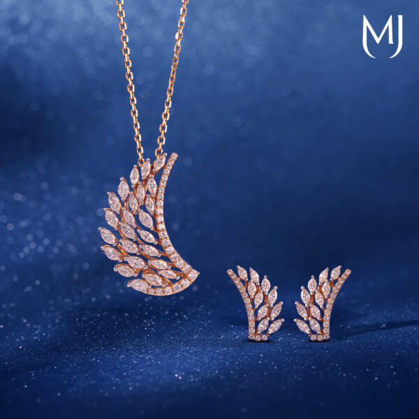 Real diamond pendant set