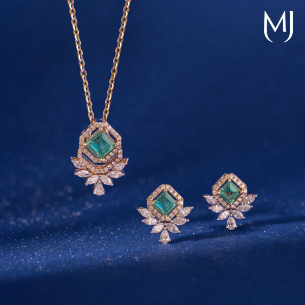 Real diamond pendant set