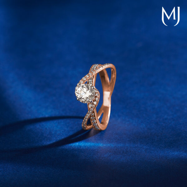 Solitaire ring