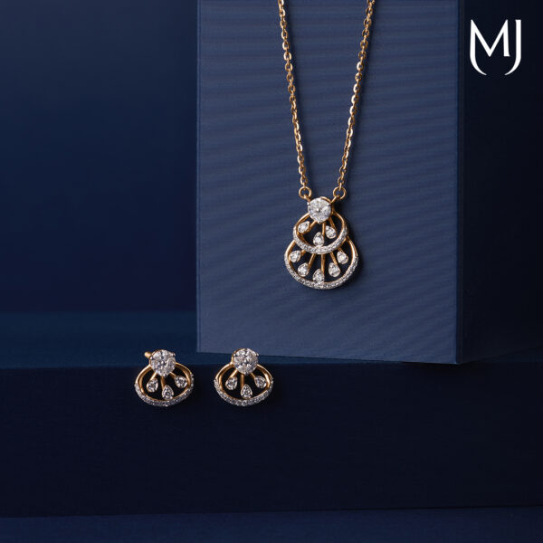 Real diamond pendant set